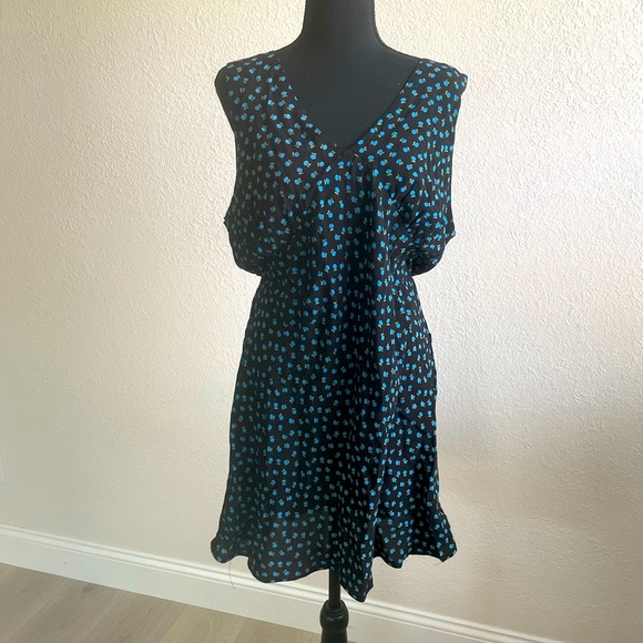 NWT BLACK AND BLUE PATTERN DRESS - Picture 1 of 14